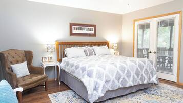 3 bedrooms, iron/ironing board, travel crib, free WiFi