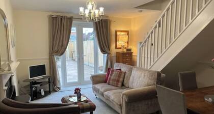 Cosy home in quiet cul-de-sac. Private fenced garden and free parking.