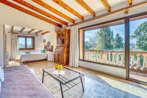 4 chambres, fer et planche à repasser, Wi-Fi gratuit, draps fournis