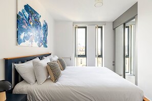 2 bedrooms, desk, iron/ironing board, Internet