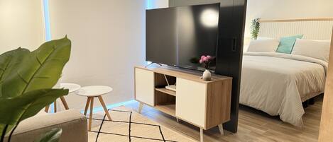 1 habitación, escritorio, tabla de planchar con plancha y wifi gratis