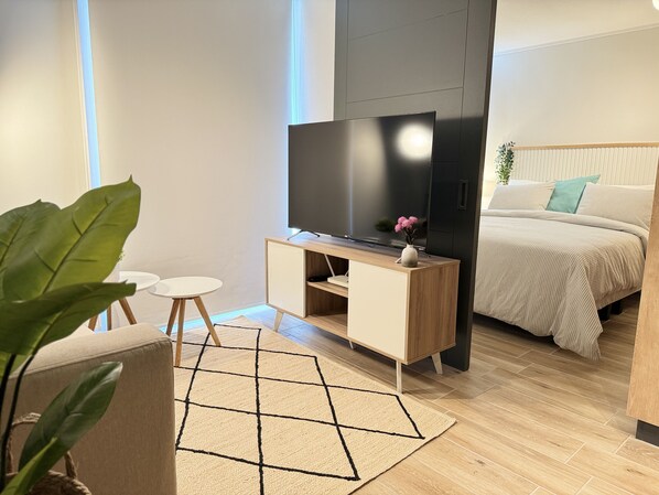 1 habitación, escritorio, tabla de planchar con plancha y wifi gratis