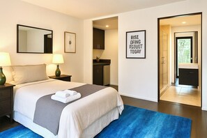 4 soverom, skrivebord, strykejern/-brett og wi-fi (inkludert)