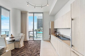 Fridge, microwave, oven, stovetop - Coastal Living as its Finest: A Modern Apartment by the Sea (Hollywood)