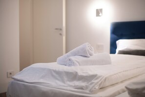 2 bedrooms, in-room safe, desk, travel crib