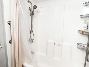 Hair dryer, towels, soap, toilet paper - #4 Historic Downtown Apartment w/kitchen

 (Mariposa)