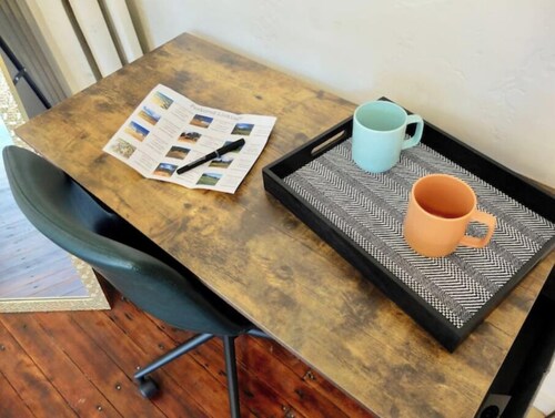 #3 Historic 1930’s studio -King Bed- Kitchenette

