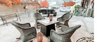 #2 - Vintage 1930’s Hotel Apt - on Downtown Strip

