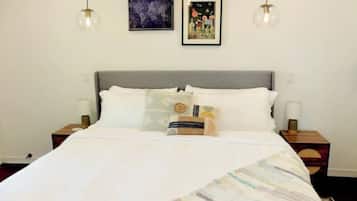 1 dormitorio, tabla de planchar con plancha, wifi y ropa de cama