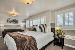 5 bedrooms, free WiFi, bed sheets