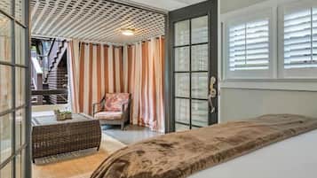 1 habitación, tabla de planchar con plancha, wifi gratis y ropa de cama