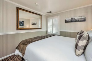 1 habitación, escritorio, tabla de planchar con plancha y wifi gratis 
