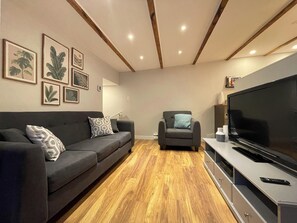 TV, books - Le Cordonnier (Québec)