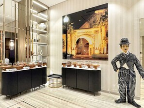 Dining - Burj & Sea Views |Luxury 2BR| 5-Star Amenities (Dubai)