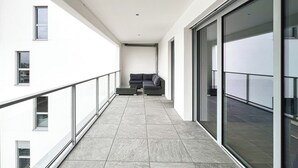 Unclassified image, 3 of 13, button - L'Acacia - Moderne avec grand balcon (Saint-Louis)