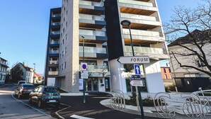 Unclassified image, 5 of 13, button - L'Acacia - Moderne avec grand balcon (Saint-Louis)