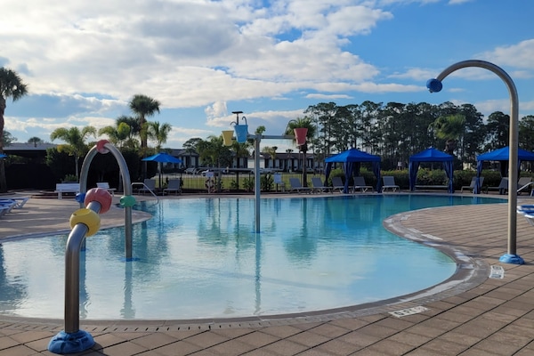 Piscine extérieure, piscine chauffée
