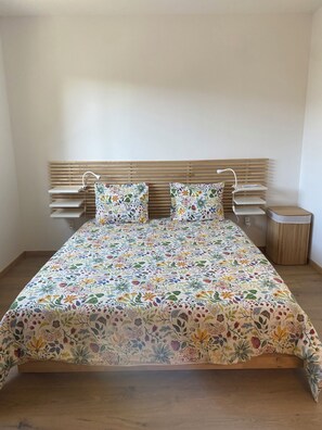 3 bedrooms, iron/ironing board, WiFi