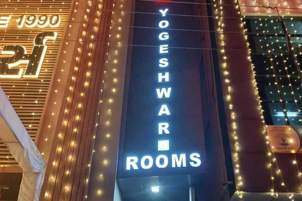 hotel yogeshwar - Kadi