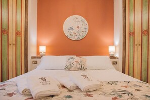 6 bedrooms, iron/ironing board, free WiFi, bed sheets