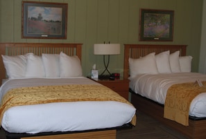 4 bedrooms, desk, iron/ironing board, free WiFi