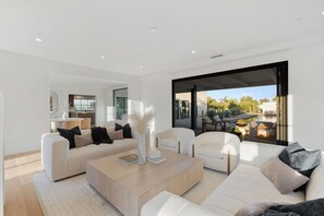 Téléviseur connecté, foyer