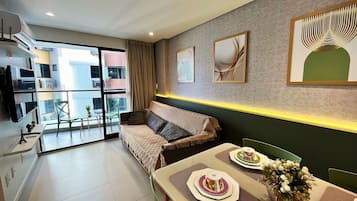 Apartment | Living area | Flat-screen TV