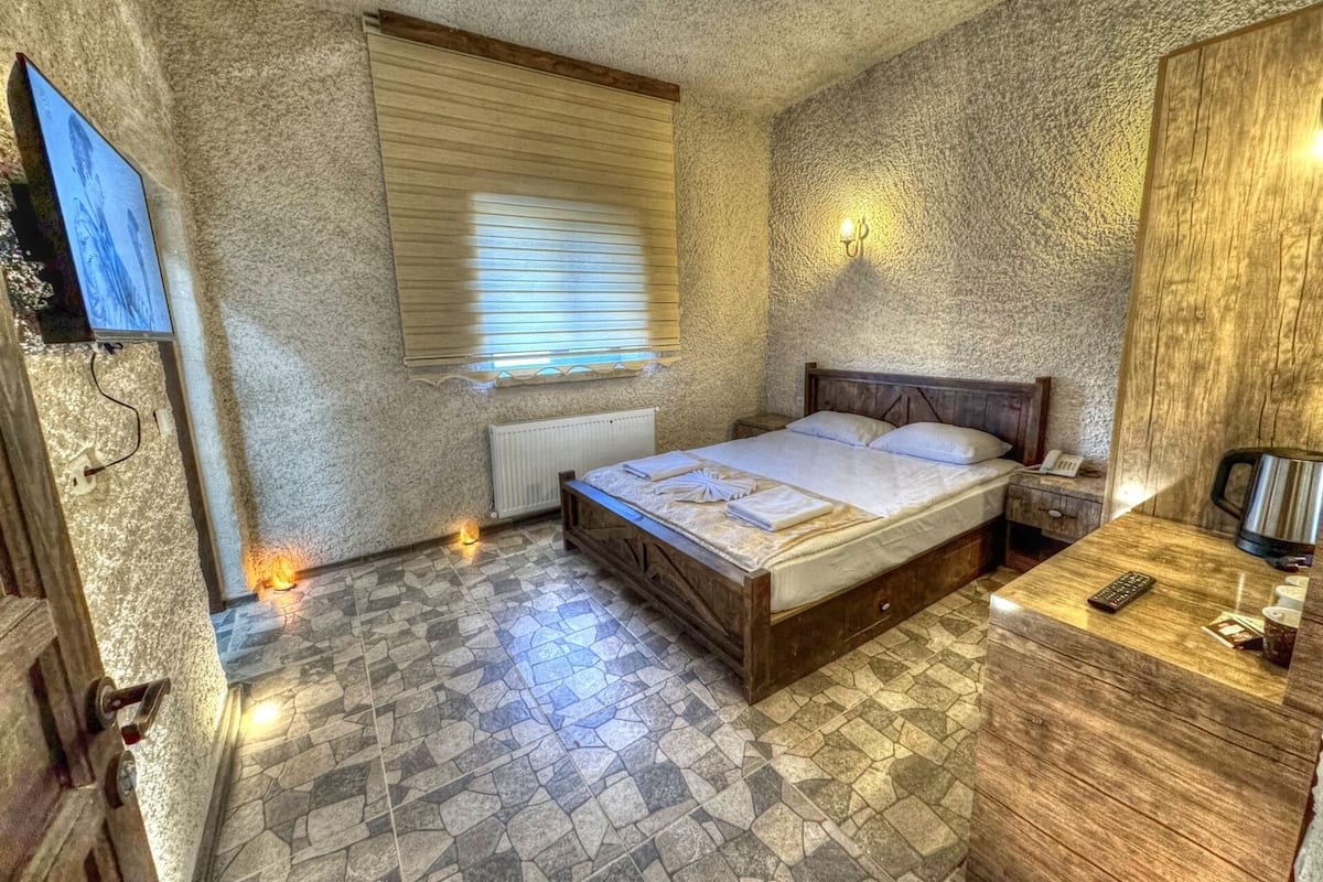 Deluxe Double Room | Premium bedding, minibar, laptop workspace, free WiFi