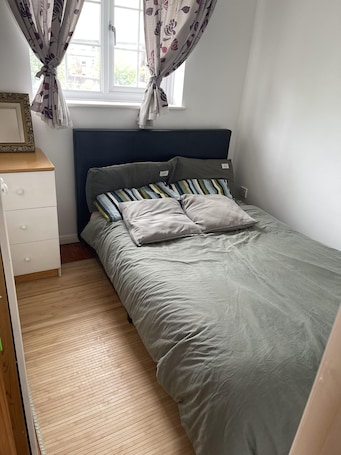 3 habitaciones, tabla de planchar con plancha y wifi gratis