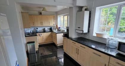 Cardiff 3bed House-freeparking-15minwalktostadium