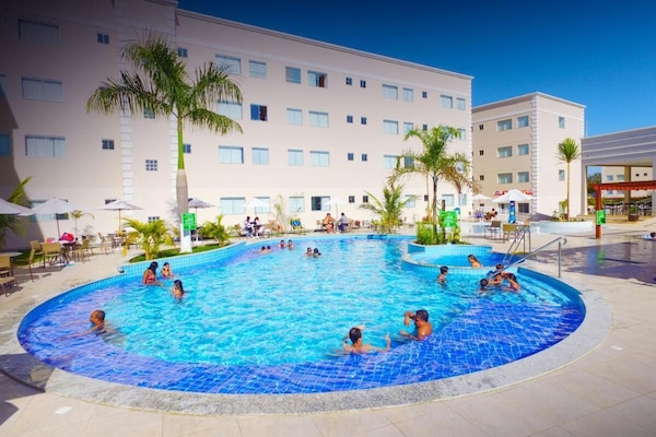 2 indoor pools, 2 outdoor pools