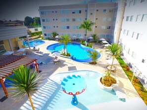 2 indoor pools, 2 outdoor pools