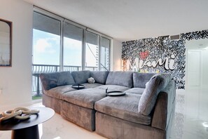 Smart TV, video games