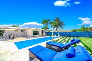 Outdoor pool, a heated pool - Heated Pool! Close To Beach & Shops! (Dania Beach)