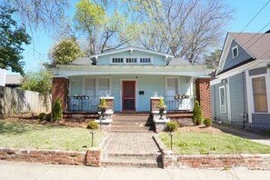 Exterior - Downtown Gem Near Campus (Tuscaloosa)