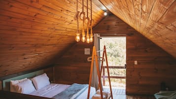Honeymoon Cabin