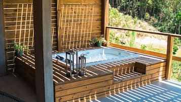 Honeymoon Cabin | Terrace/patio