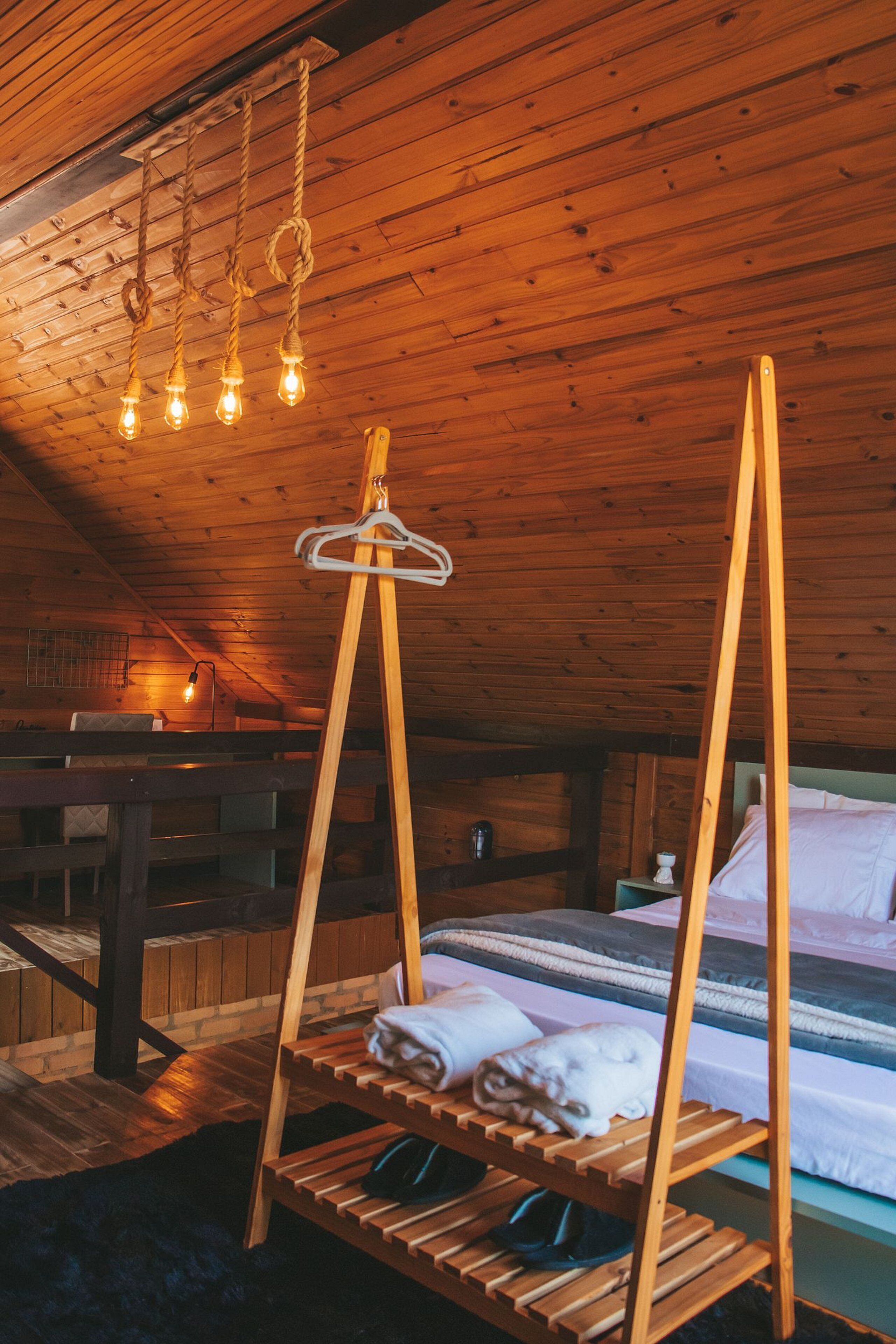 Honeymoon Cabin | Premium bedding, blackout curtains, free WiFi, bed sheets