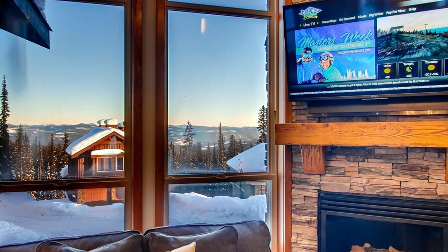 385 Moonshine Crescent by Okanagan Premier