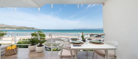 تناول الطعام بالخارج