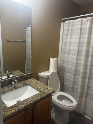 Towels, soap, toilet paper - Vacation Paradise in Jonesboro (Jonesboro)