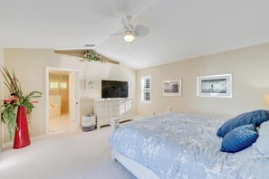 4 bedrooms, desk, iron/ironing board, free WiFi