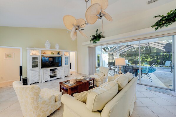 Smart-TV, Videospiele, DVD-Player, Bücher