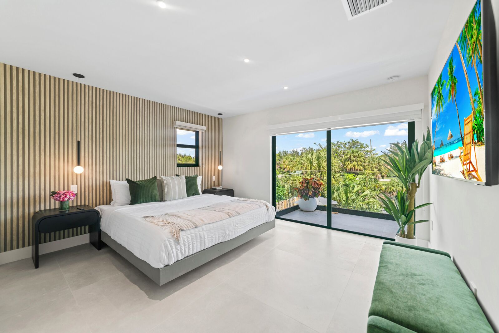 11 室のベッドルーム、アイロン / アイロン台、WiFi (無料)、ベッドシーツ