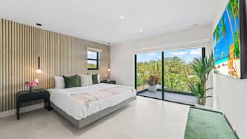 11 bedrooms, iron/ironing board, free WiFi, bed sheets