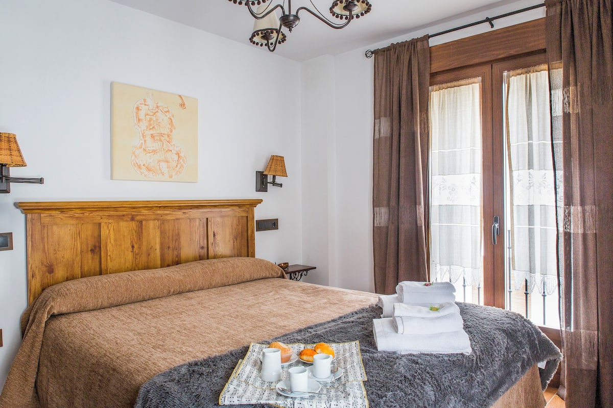 1 bedroom, iron/ironing board, free WiFi
