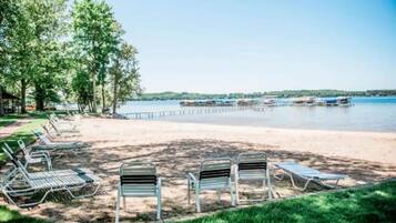 Liegestühle, Strandtücher