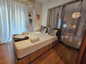 2 bedrooms, iron/ironing board, WiFi, bed sheets