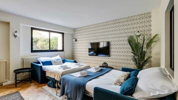 2 quartos, ferros/tábuas de passar roupa, acesso à internet