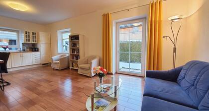 Komfortable, sehr ruhig und sonnig gelegen Wohnung. Nur 5 Min. bis zum Silbersee